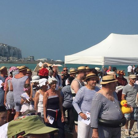 Entre Mer Et Falaises Le Tréport Esterno foto