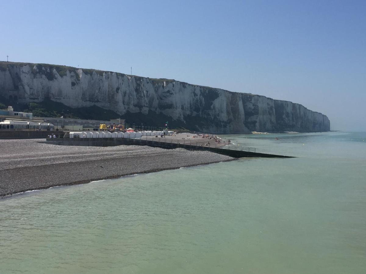 Entre Mer Et Falaises Le Tréport Esterno foto